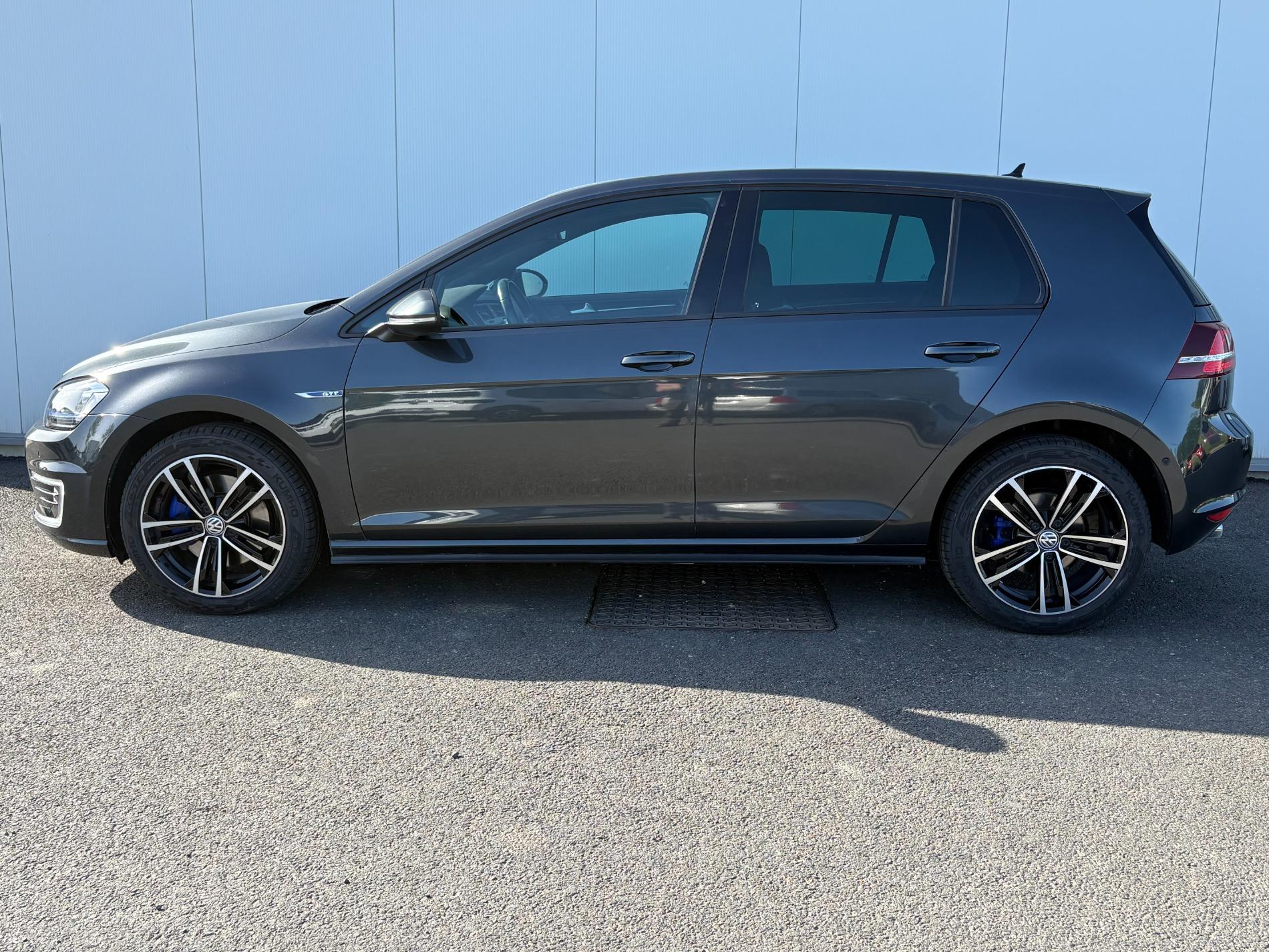VOLKSWAGEN GOLF VII