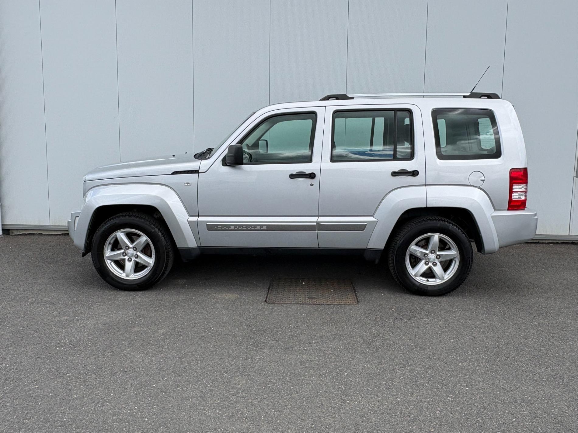 JEEP CHEROKEE