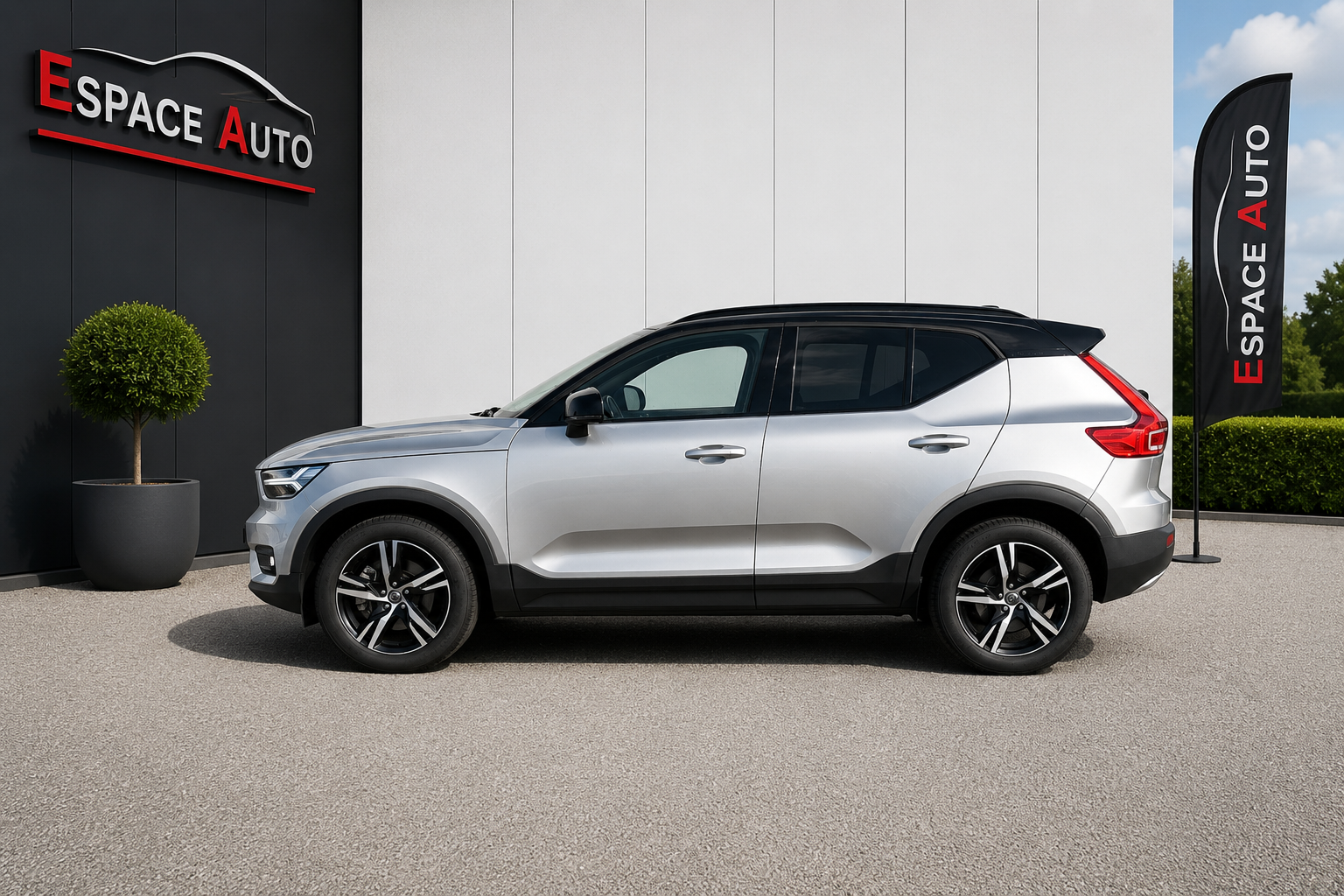 VOLVO XC40