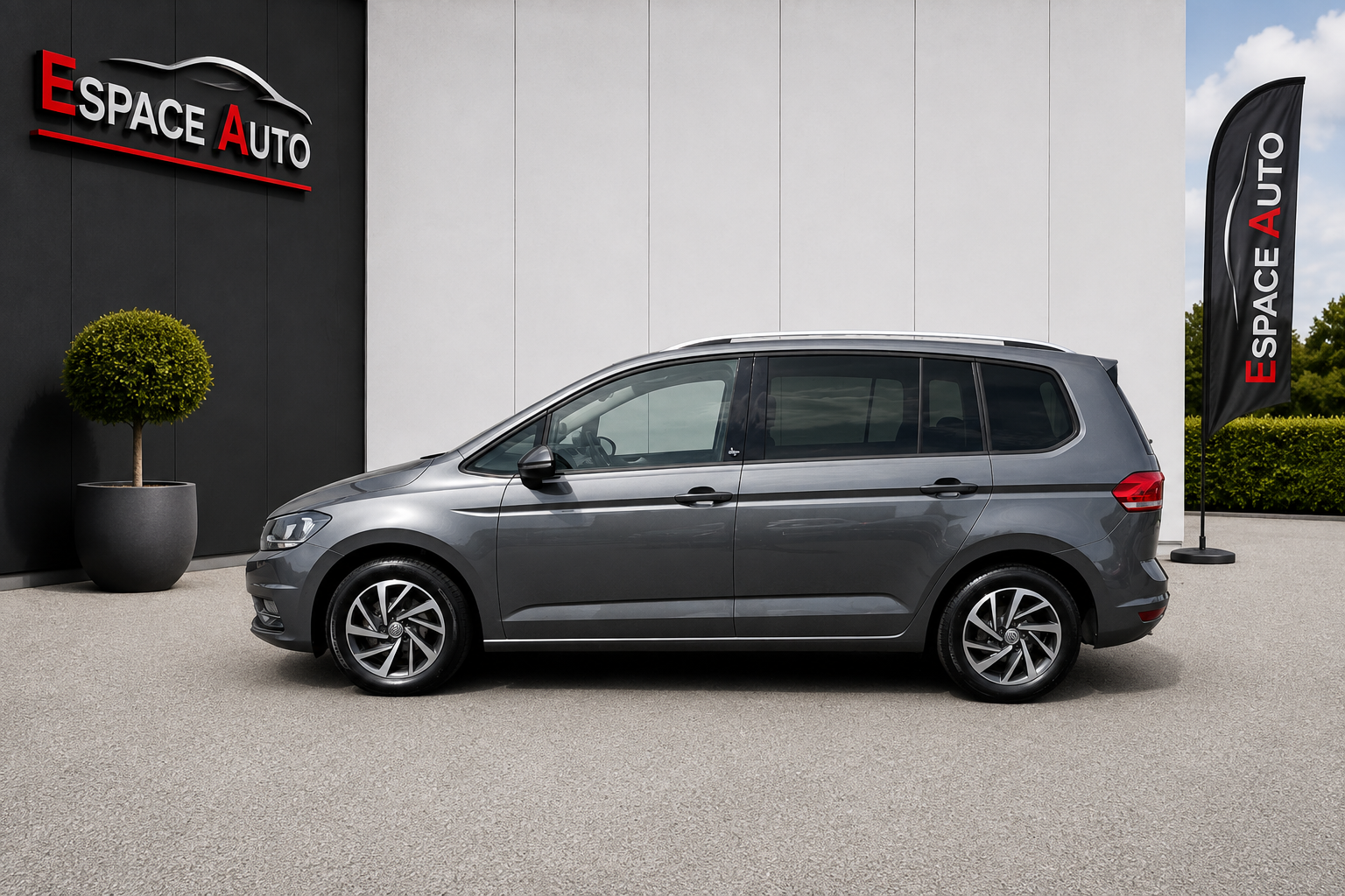 VOLKSWAGEN TOURAN